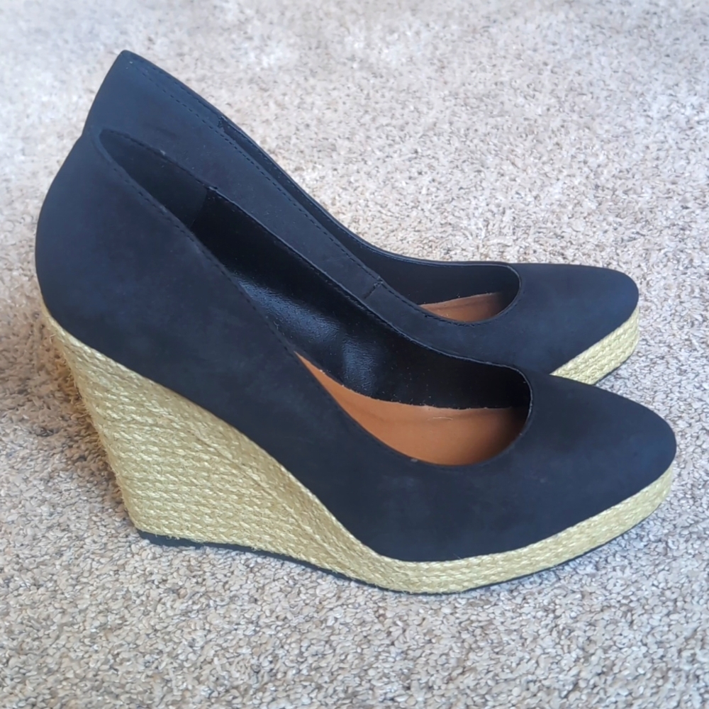 NEW/Defect Michael Antonio‎ Black Suede Wedge Pumps Shoes Sz 7.5